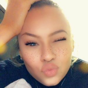 Meet your Posher, Ana